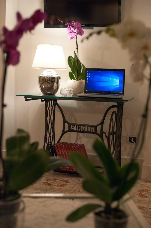 Niloufar Residence Napoli Buitenkant foto